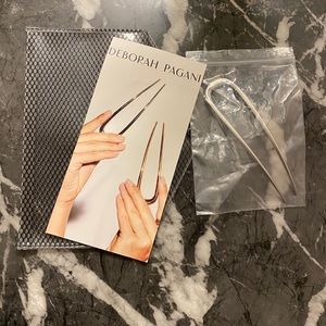 Deborah Pagani
Large Sleek Silverplated Hair Pin